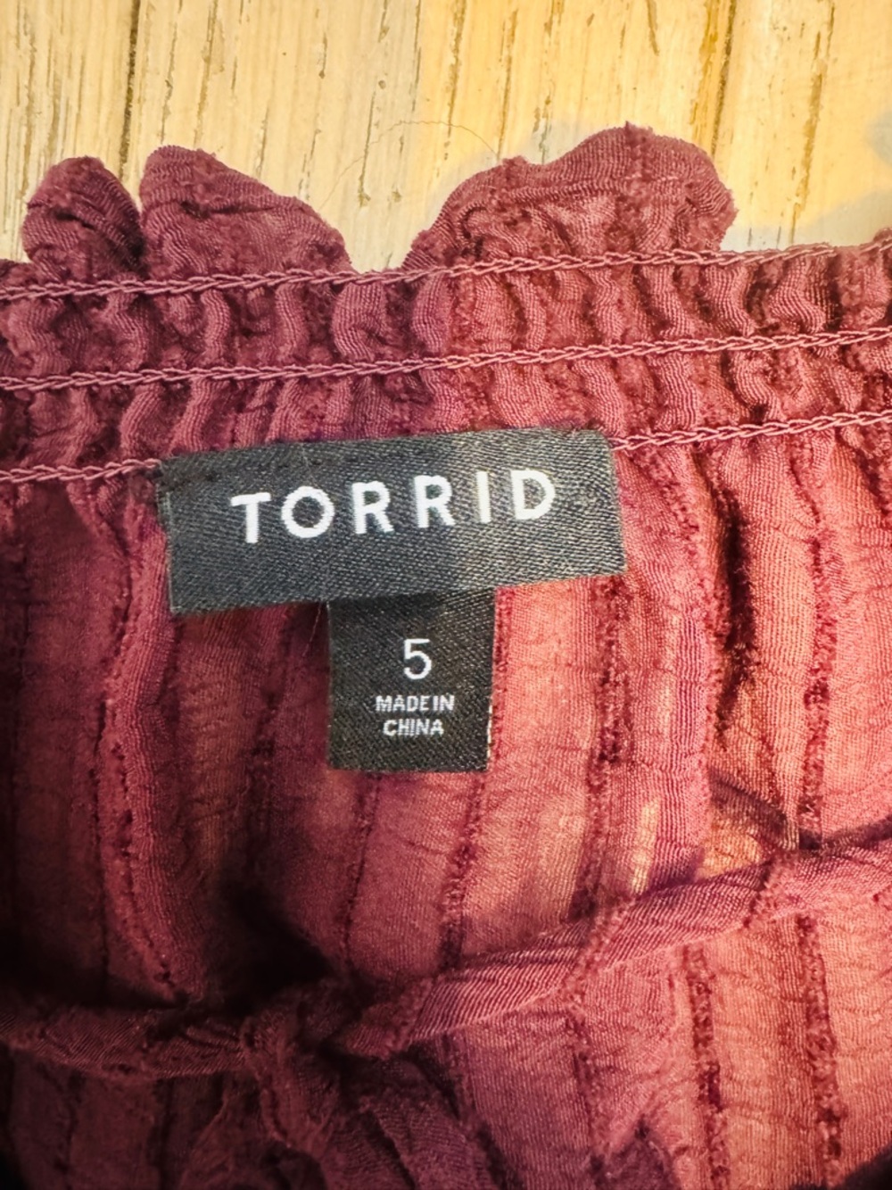 Torrid 5 / 5X Burgundy Boho Crinkle Gauze Blouse Ruffle Tiered Sleeve Hippie - Picture 8 of 8
